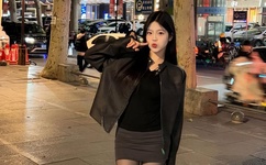 男人咬奶边做好爽动态图